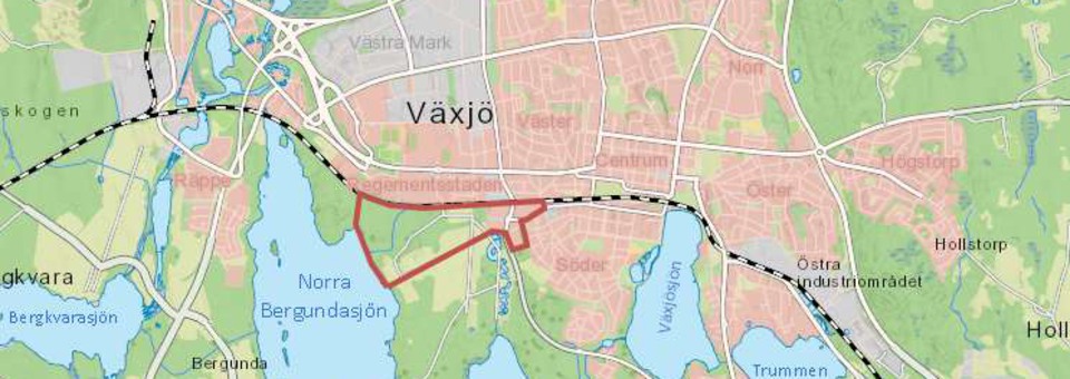 Bäckaslöv inringas av Norra Bergundasjön i väst, järnvägen i norr, Söderleden i öst och Bokhultet i söder
