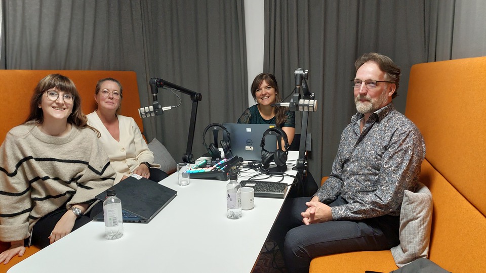 Foto: Sofia Gustavsson och Professor Anders Forsman i samtal med Matina Rosenberg.