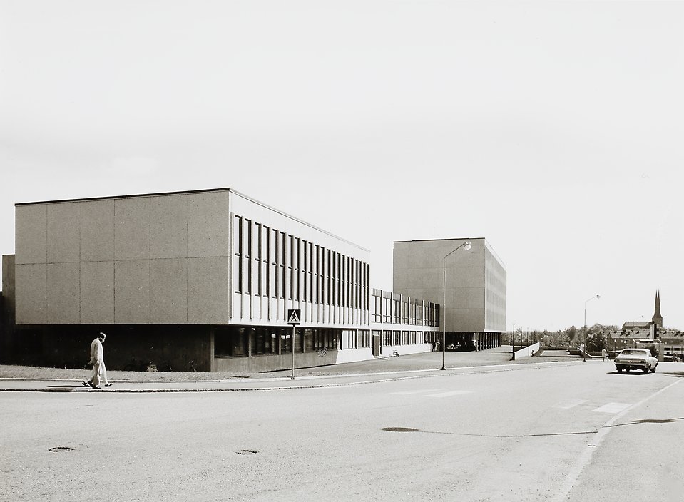 Tidig bild på den ursprungliga skolbyggnaden