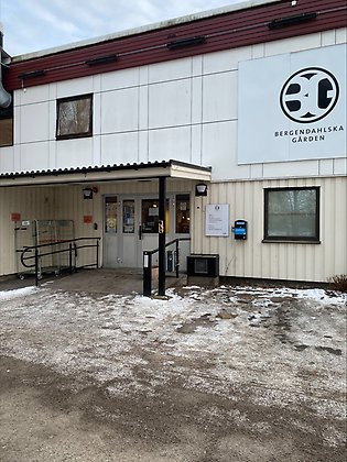En bild på ingången till mötesplatsen BG